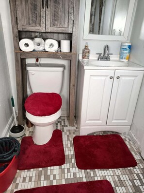 Bathroom - Fada Guest House Bergen St Newark NJ (Newark)