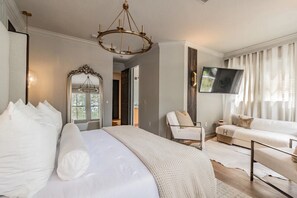 2 habitaciones, escritorio, tabla de planchar con plancha y wifi gratis 