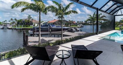 Luxurious Waterfront 4 Bed Island Retreat