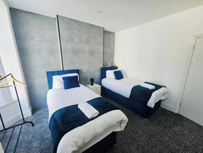 House | 2 bedrooms, desk, free WiFi, bed sheets - Housesleeps6-garden-freeparking-wifi-cityretreat (Leicester)