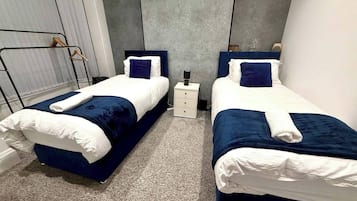 2 bedrooms, desk, free WiFi, bed sheets