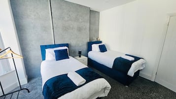 2 phòng ngủ, bàn, truy cập Internet không dây miễn phí, bộ trải giường