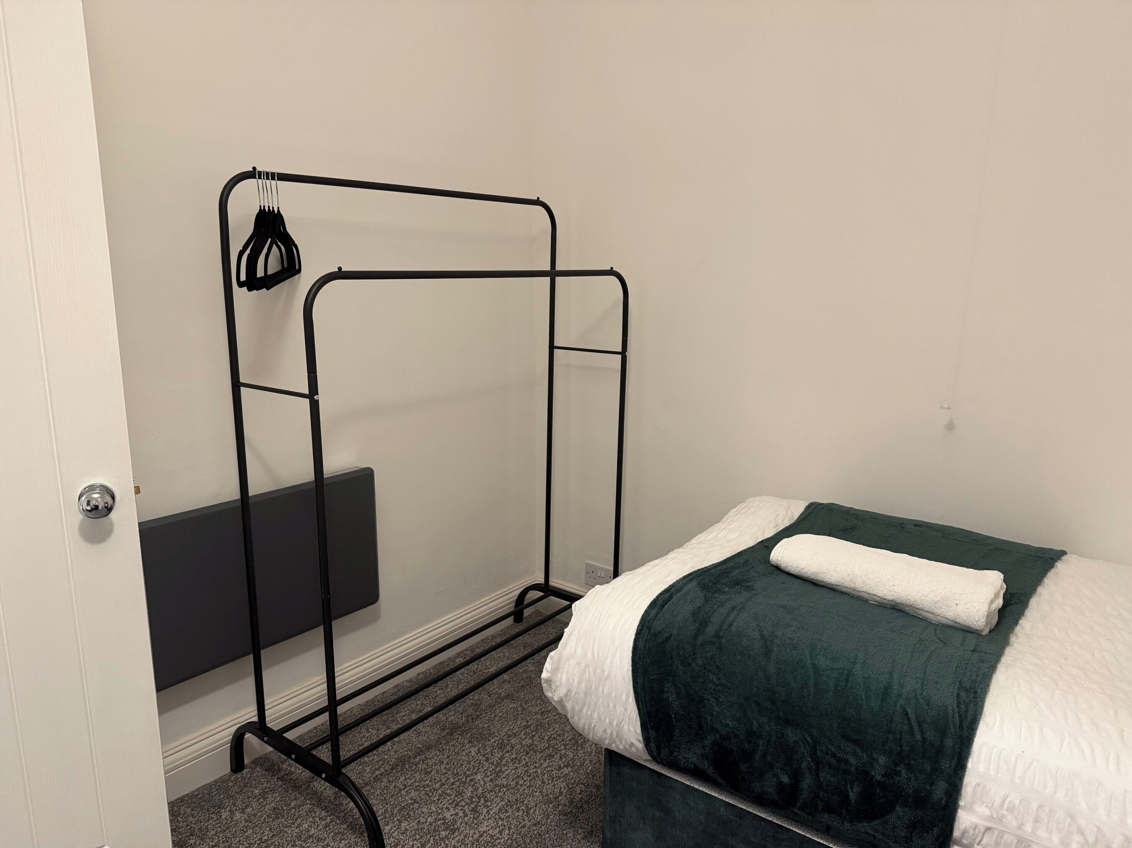 2 bedrooms, desk, free WiFi, bed sheets