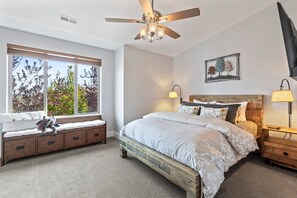 4 bedrooms, desk, iron/ironing board, free WiFi