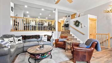 Smart TV, fireplace, stereo