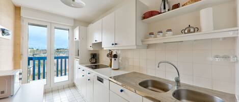 ثلاجة، ميكروويف، فرن، غسالة أطباق