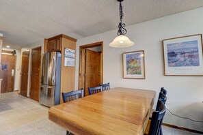 Condo, 3 Bedrooms | Dining