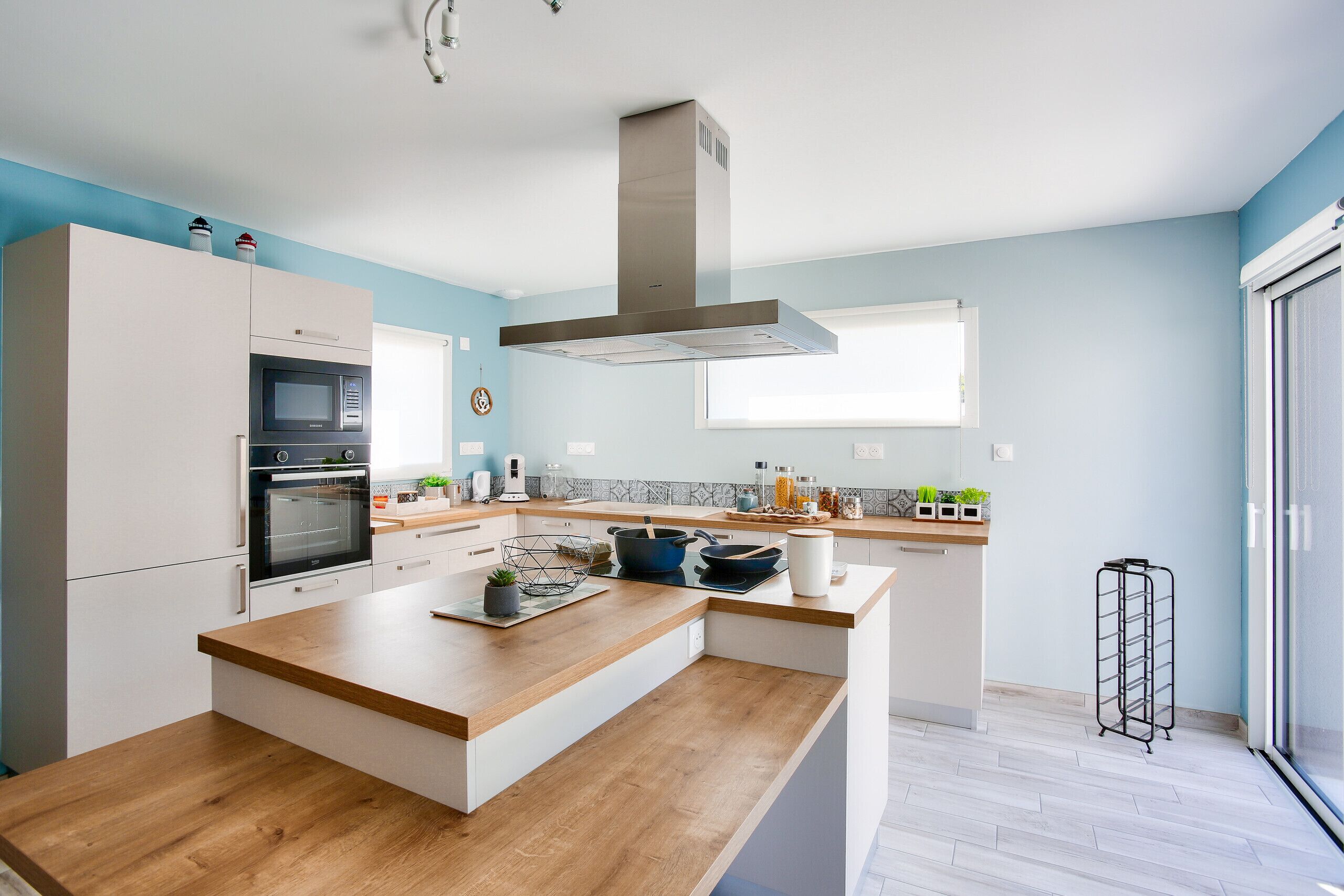 Réfrigérateur, micro-ondes, four, lave-vaisselle