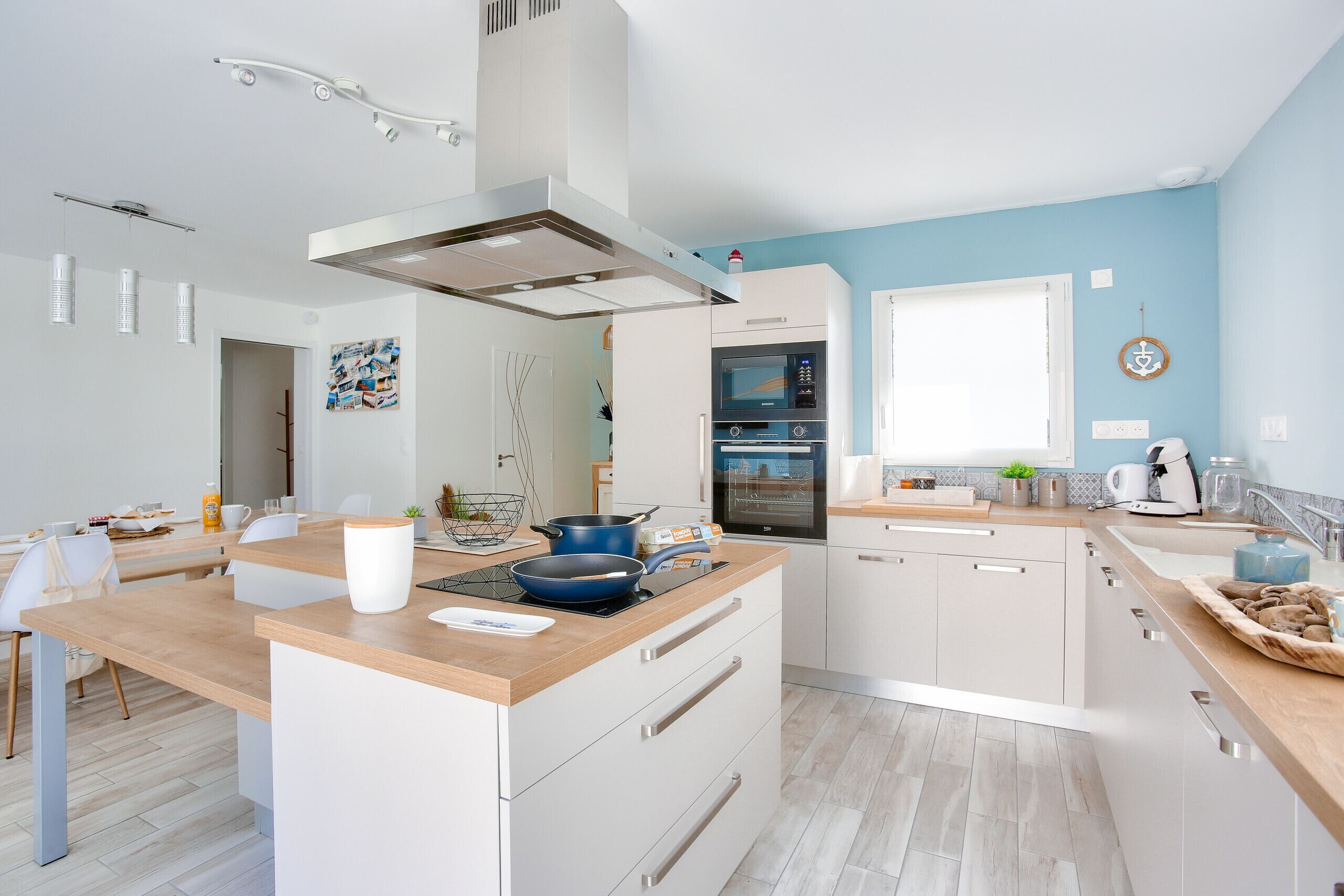 Réfrigérateur, micro-ondes, four, lave-vaisselle