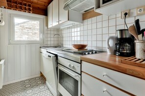 Fridge, microwave, oven, dishwasher