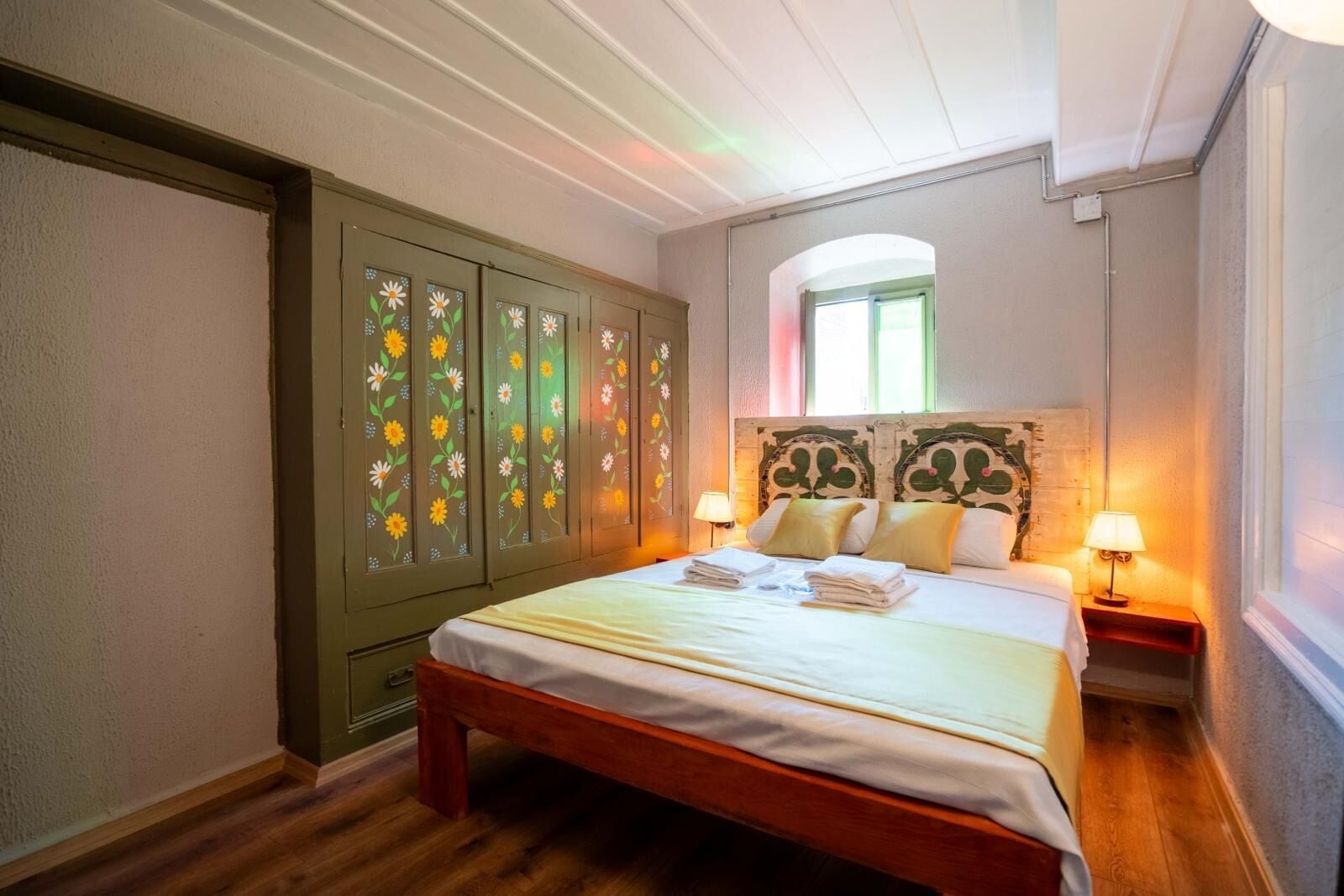 Deluxe Room, City View | Blackout drapes, iron/ironing board, free WiFi