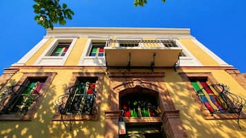 Konaklama yerinin ön cephesi