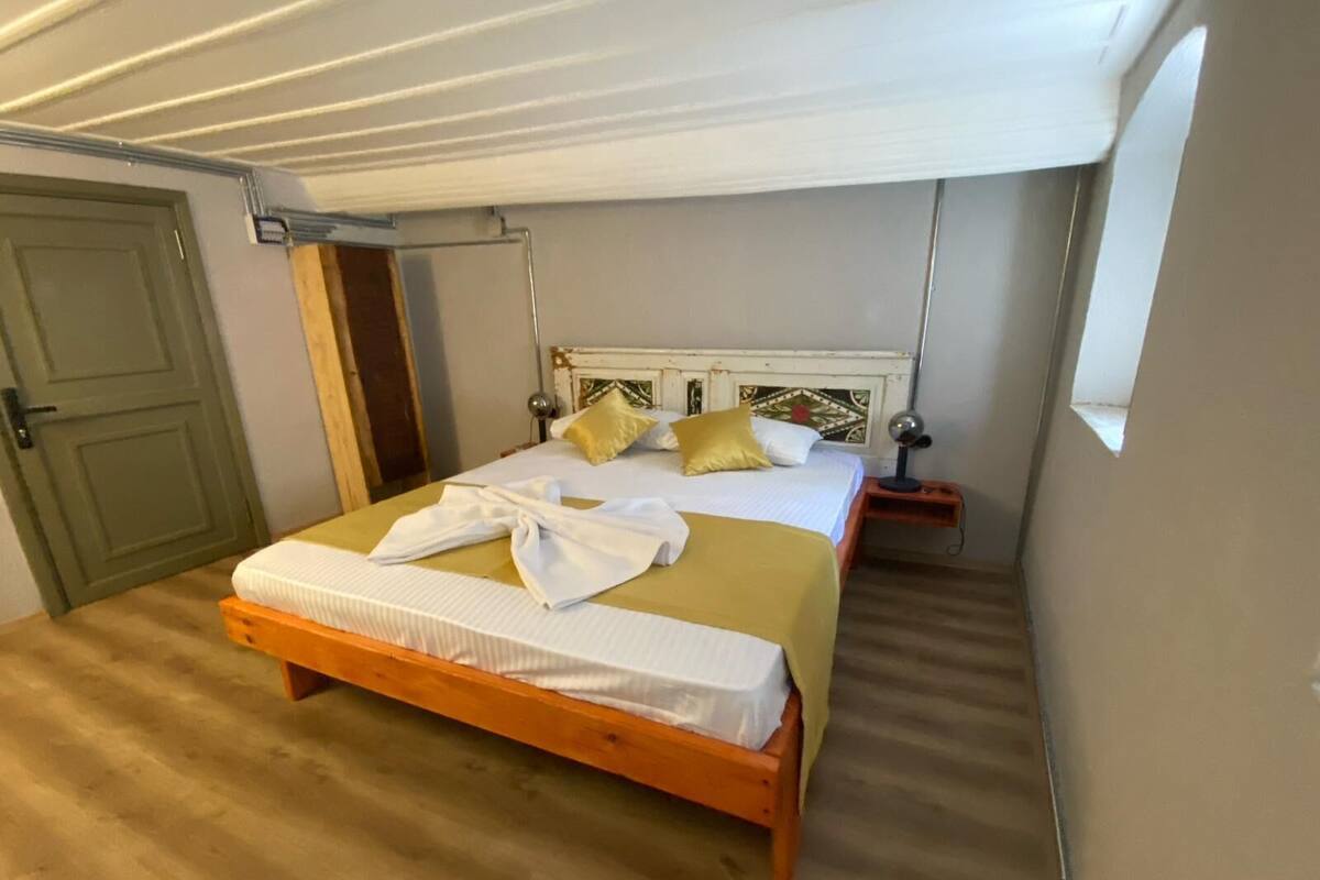 Familienzimmer, eigenes Bad | Minibar, Verdunkelungsvorhänge, Bügeleisen/Bügelbrett, kostenloses WLAN