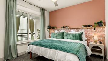 1 bedroom, desk, iron/ironing board, WiFi