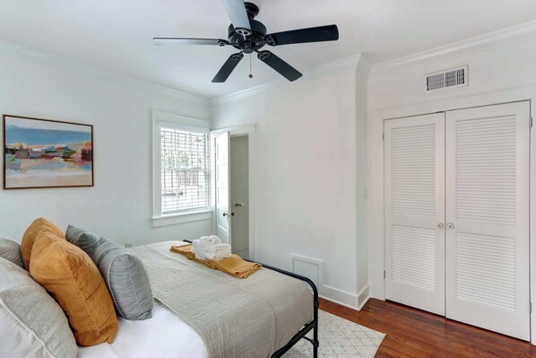 1 bedroom, desk, iron/ironing board, WiFi