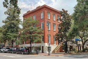 Exterior - Suite Liberty, Elegant | Refined | Chippewa Square (Savannah)