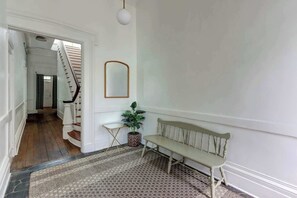 Interior - Suite Liberty, Elegant | Refined | Chippewa Square (Savannah)
