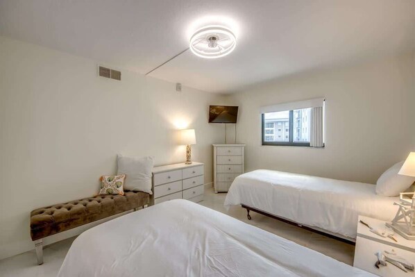 2 habitaciones, tabla de planchar con plancha y wifi gratis 