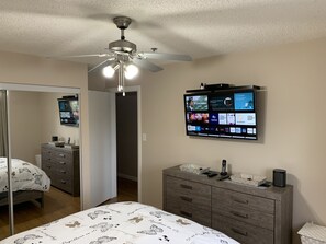 2 habitaciones, escritorio, tabla de planchar con plancha y wifi gratis 