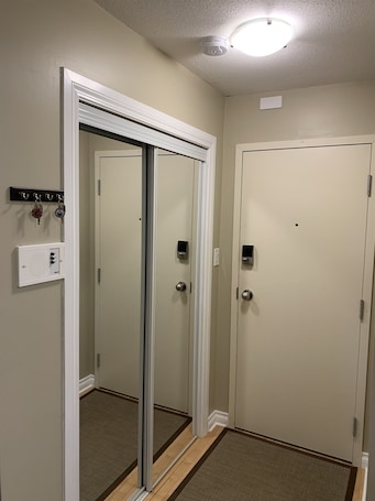 Interior. Cozy condo, close to Northgate mall and Ring road Top Floor.