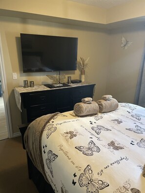 2 bedrooms, iron/ironing board, free WiFi, bed sheets
