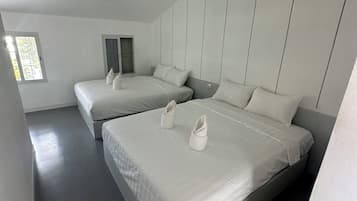 Superior Twin Room, City View | Desk, free WiFi