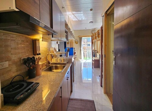 Studio - Sleeps 4 - Pets - Smoking - Wifi