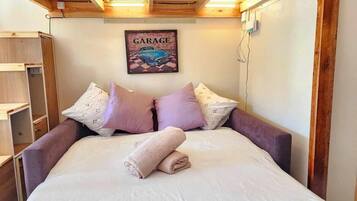 Studio | Free WiFi, bed sheets