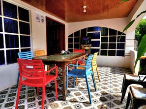 House | Dining - 3 Bed House - Sleeps 20 - Pets - Pool - Garden (Aringay)