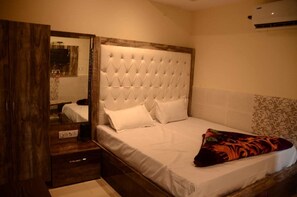 Free WiFi, bed sheets - Hotel welcome Kanpur (Kanpur)