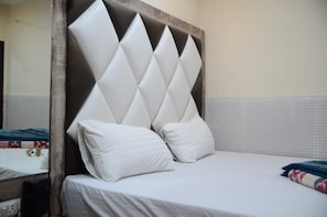 Deluxe Triple Room, City View | Free WiFi, bed sheets - Hotel welcome Kanpur (Kanpur)