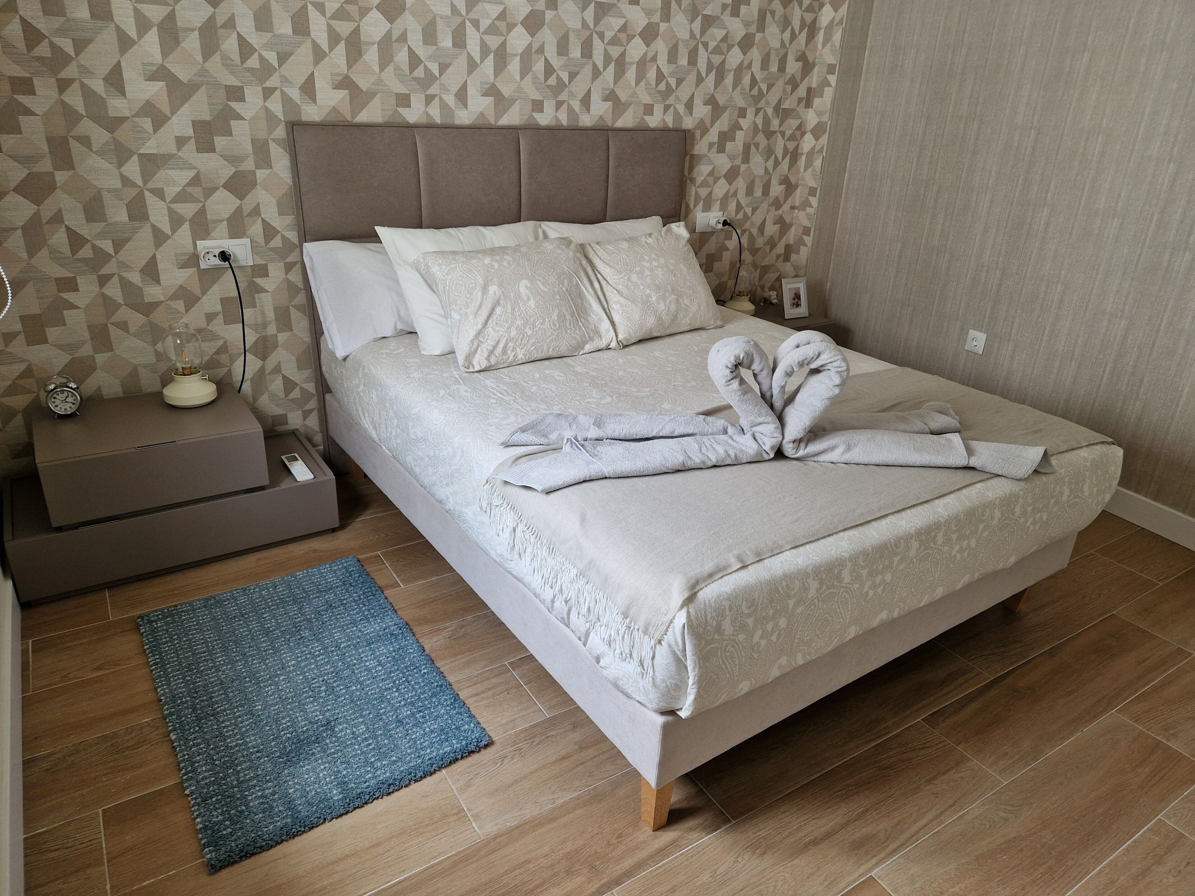1 chambre, fer et planche à repasser, lit parapluie, Wi-Fi gratuit
