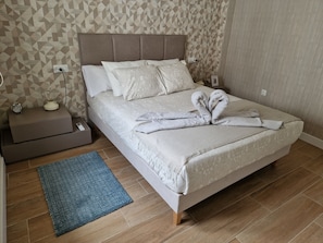 1 chambre, fer et planche à repasser, lit parapluie, Wi-Fi gratuit