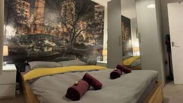 2 bedrooms, iron/ironing board, travel cot, Internet