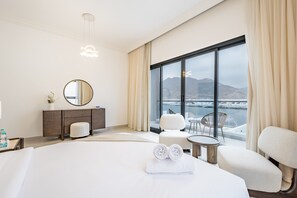 5 bedrooms, in-room safe, iron/ironing board, free WiFi