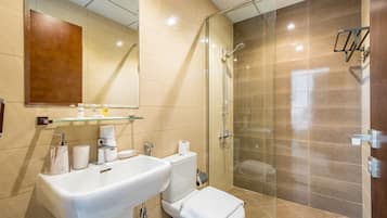 Ducha, artículos de higiene personal gratuitos y secador de pelo