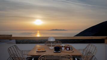 Apartemen, balkon, pemandangan laut (Sky) | Teras/patio