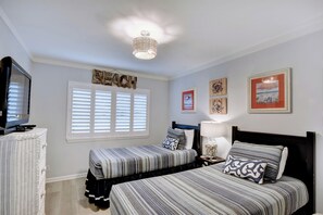 3 chambres, fer et planche à repasser, Wi-Fi gratuit, draps fournis