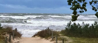 Vacation home near the beach with sauna, whirlpool and fireplace