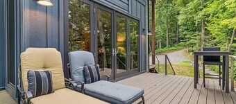 Secluded 3BR home on 30 acres near Green River Gorge with hot tub & trails
