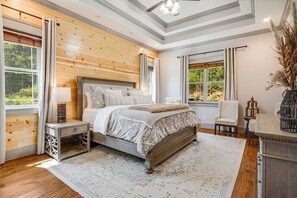 5 bedrooms, iron/ironing board, travel crib, free WiFi - Hot Tub, Game Room & Fire Pit | 5BR Hendersonville + Biltmore Pass (Hendersonville)