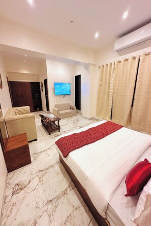 Executive Room | Desk, rollaway beds, free WiFi, bed sheets - Hotel The Ceremony (Bhiwandi)