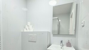 Unclassified image, 3 of 13, button - Charming 1-bedroom apartment in enchanting Prague with WiFi (Hlavní mesto Praha)