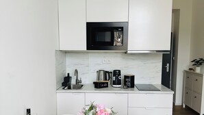 Unclassified image, 5 of 13, button - Charming 1-bedroom apartment in enchanting Prague with WiFi (Hlavní mesto Praha)
