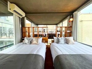 Fer et planche à repasser, Wi-Fi gratuit, draps fournis