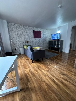 Apartment | Living area - Stylish 1-bed Apt With Great Transport Links (London)