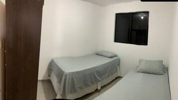 2 bedrooms, iron/ironing board, internet, bed sheets