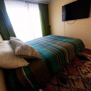 2 Schlafzimmer, Bügeleisen/Bügelbrett, Bettwäsche