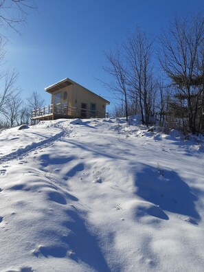 Exterior - Hilltop Chalet with Stunning Forest Views Between Historic Westport and Perth (Westport)