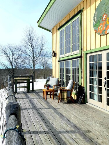 Hilltop Chalet with Stunning Forest Views Between Historic Westport and Perth